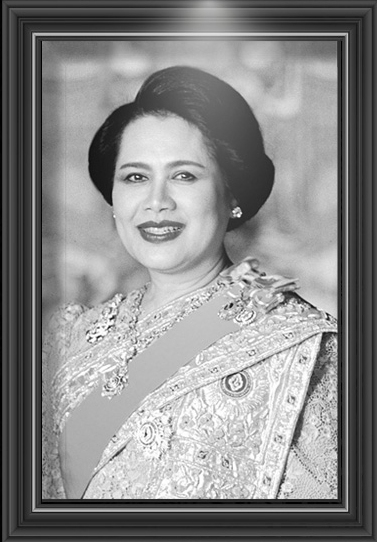 พระบรมฉายาลักษณ์ สมเด็จพระนางเจ้าสิริกิติ์ พระบรมราชินีนาถ พระบรมราชชนนีพันปีหลวง